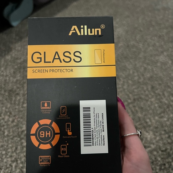 Ailun Tempered Glass Screen Protector with Black and Orange Packaging - Picture 1 of 2